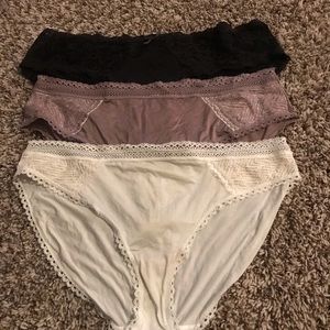 Victoria’s Secret size large hipster lot of 3